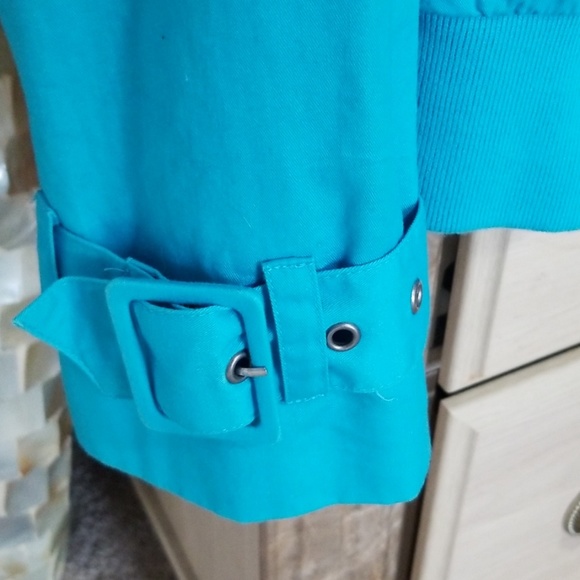 Light weight jacket - Picture 3 of 4